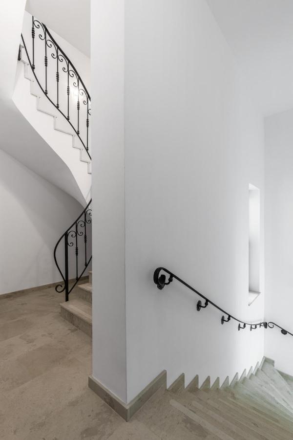 Holt Old Town One Bedroom Apartments Bukarest Exterior foto