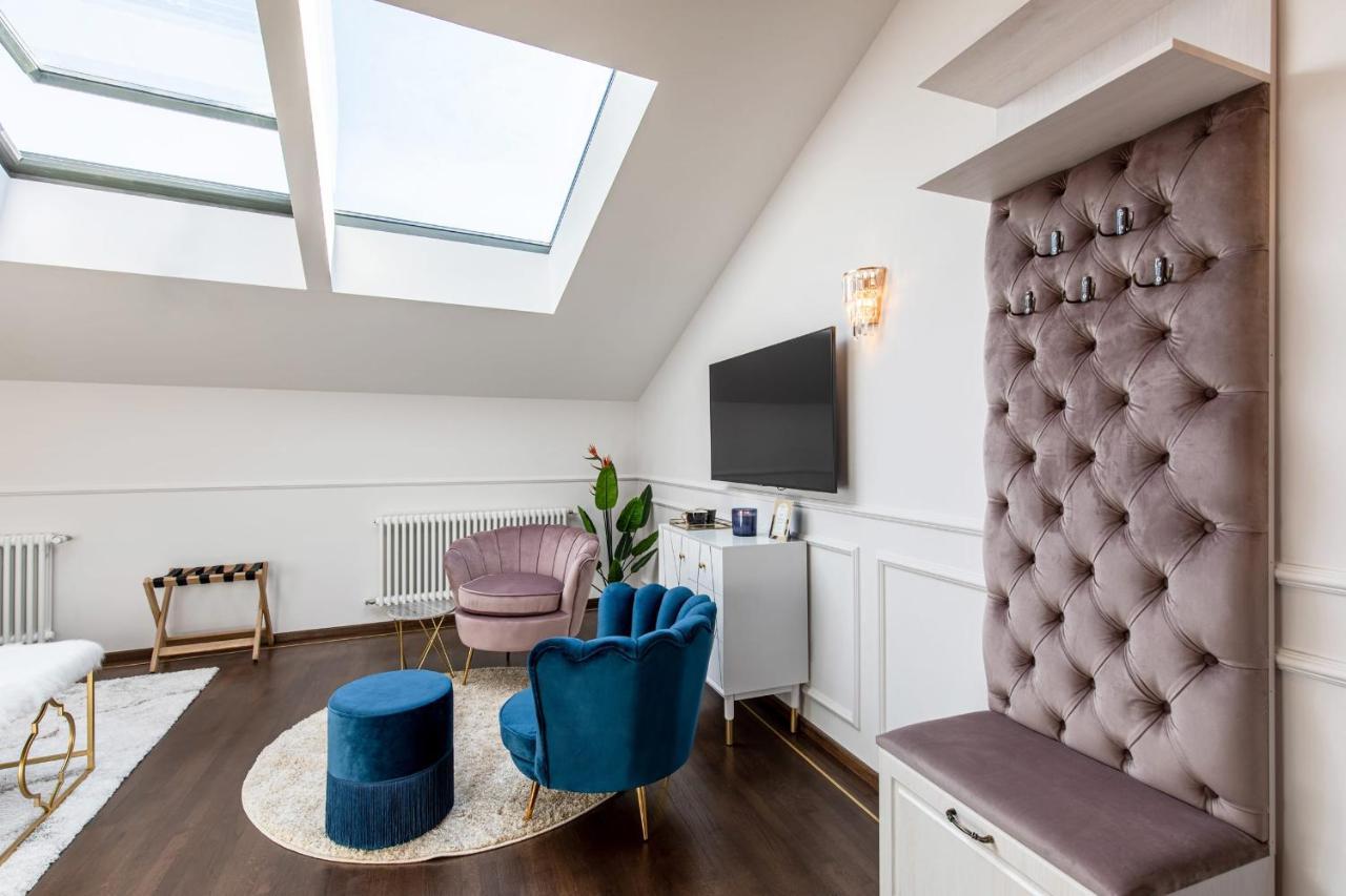 Holt Old Town One Bedroom Apartments Bukarest Exterior foto